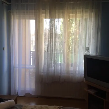 アパート Fonix Apartman